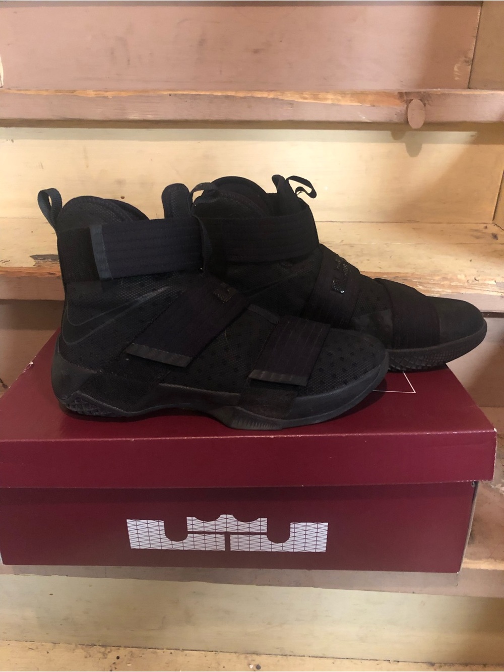 Nike LeBron Zoom Soldier 10